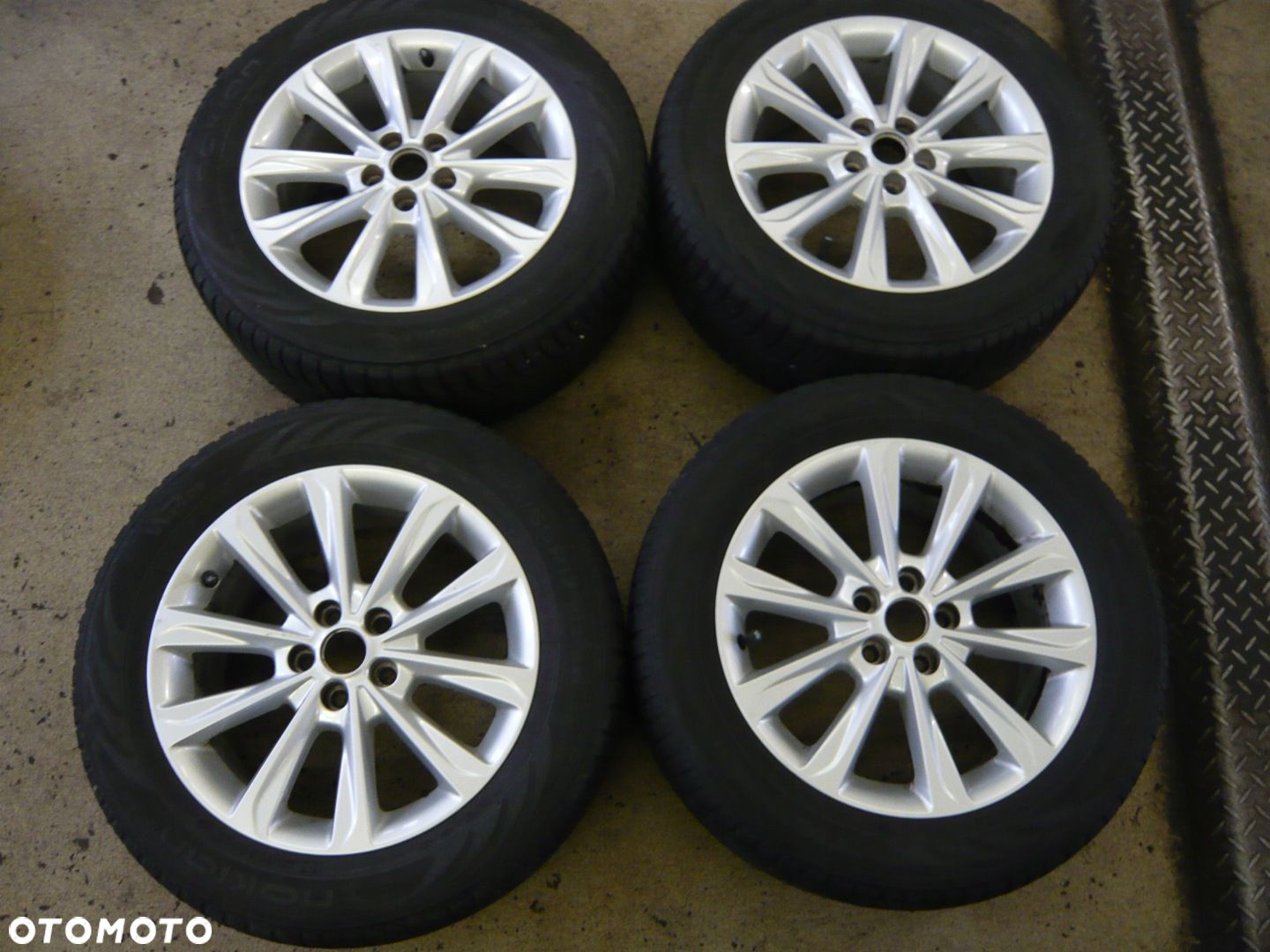 17 Ford Kuga II 5x108 Oryginał 235/55 R17 ZIMOWE - 1