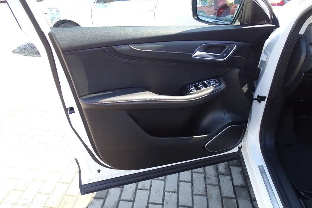 MG EHS 1.5T-GDI PHEV Luxury - 15