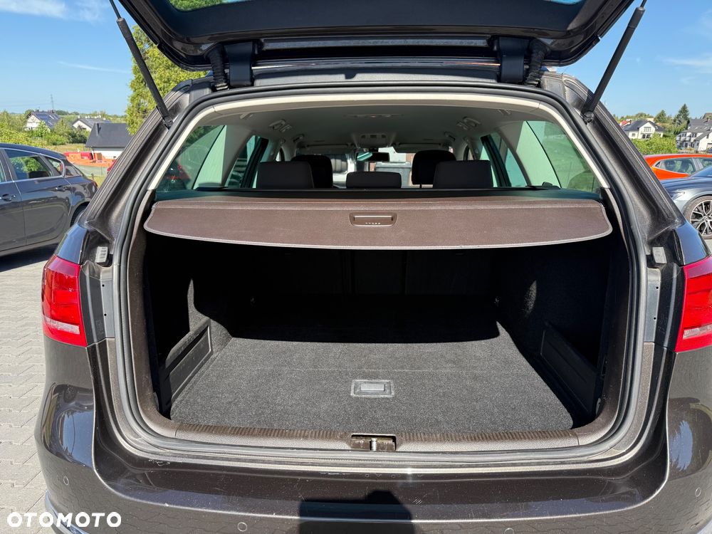 Volkswagen Passat 2.0 TDI Comfortline DSG - 14