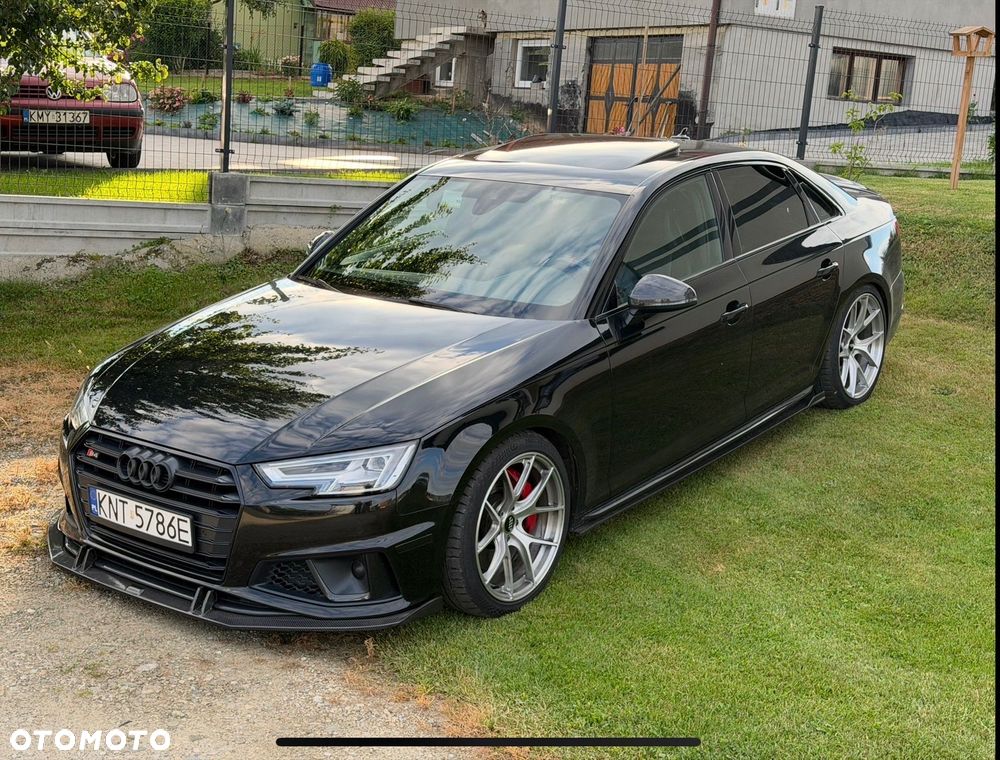 Audi S4 Limousine - 1