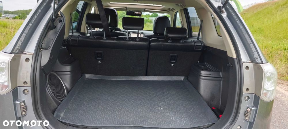 Mitsubishi Outlander - 8