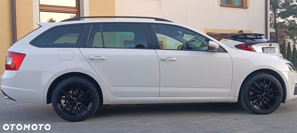 Skoda Octavia 2.0 TDI RS - 32