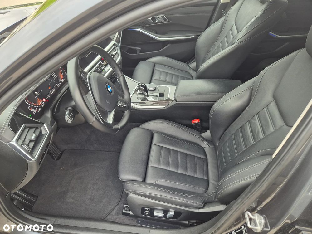 BMW Seria 3 318d Touring Luxury Line - 9
