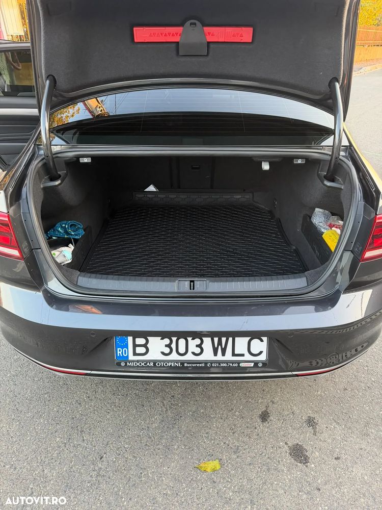 Volkswagen Passat - 13