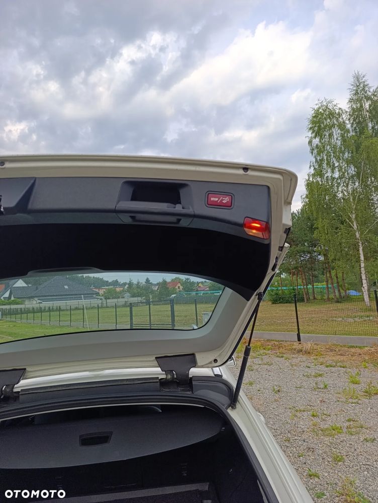Mercedes-Benz Klasa E 250 CGI BlueEFFICIENCY Automatik Avantgarde - 6