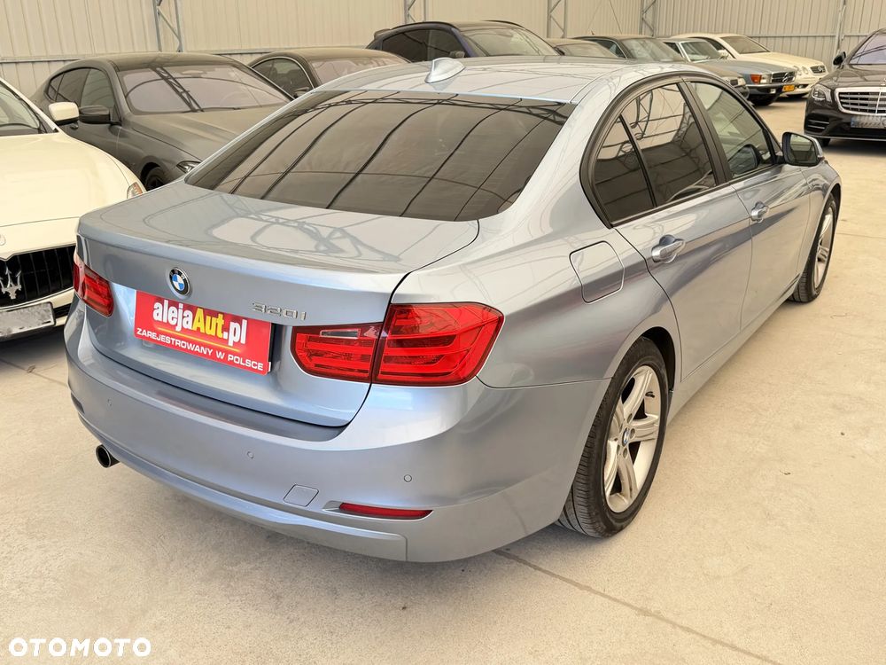 BMW Seria 3 320i Luxury Line - 5