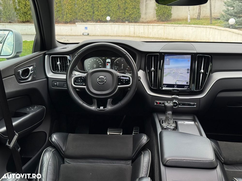 Volvo XC 60 D5 AWD R-Design - 14