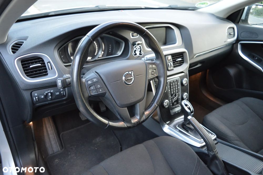 Volvo V40 - 16