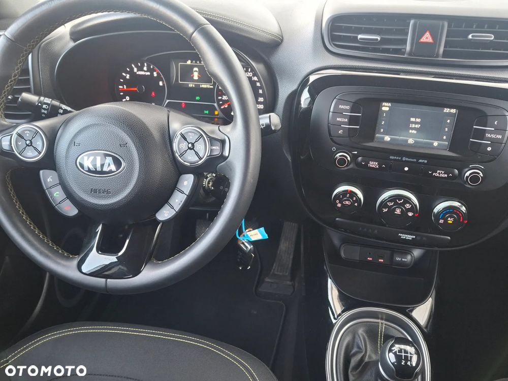 Kia Soul Diesel Dream Team Edition - 26