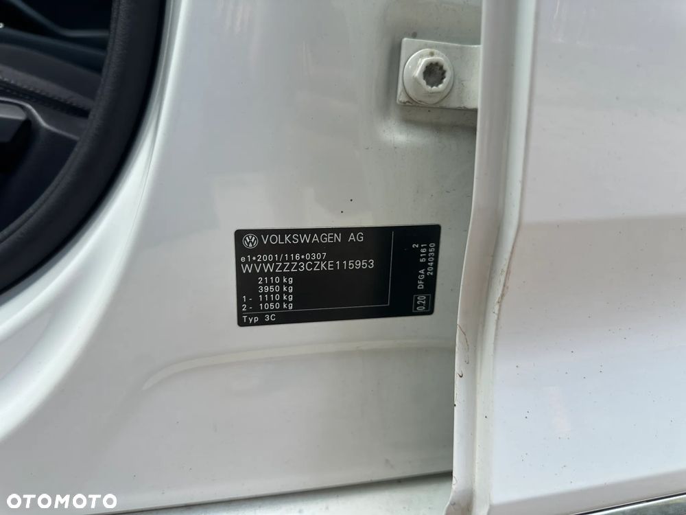Volkswagen Passat 2.0 TDI SCR Trendline DSG - 32