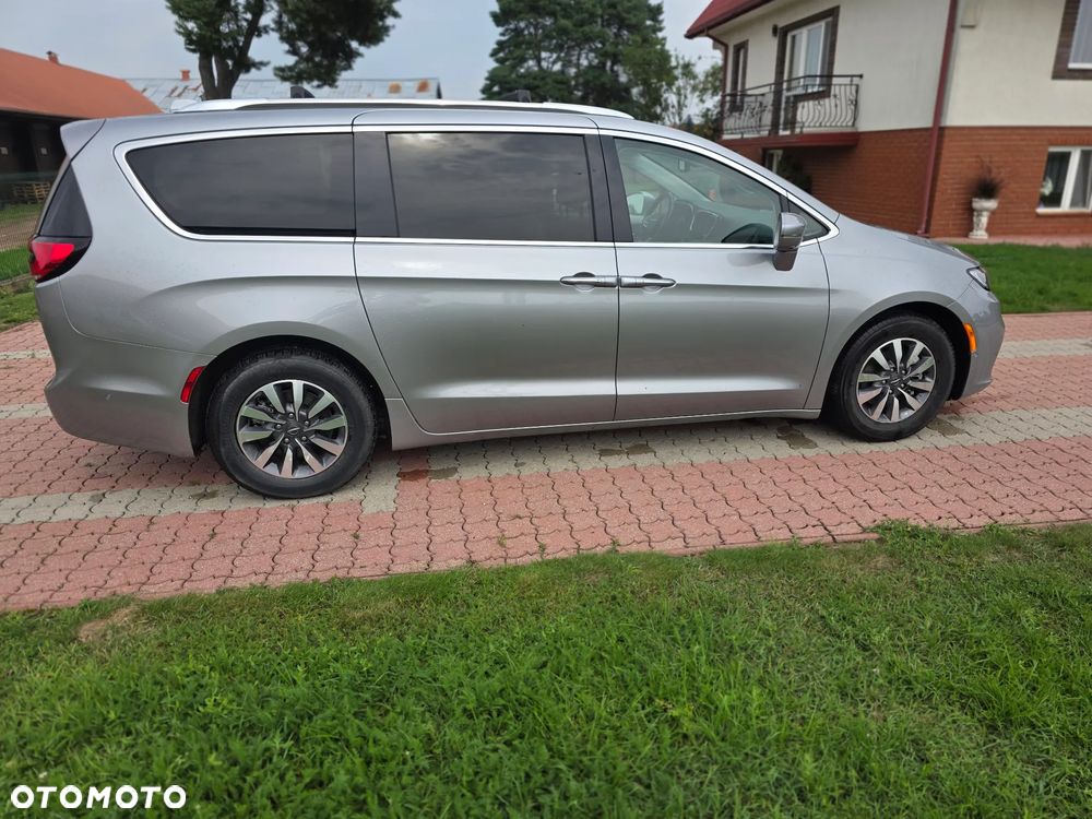 Chrysler Pacifica - 4