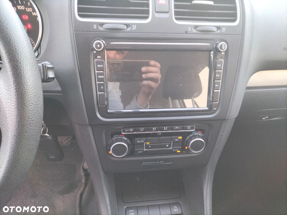 Volkswagen Golf 1.6 TDI DPF BlueMotion - 17
