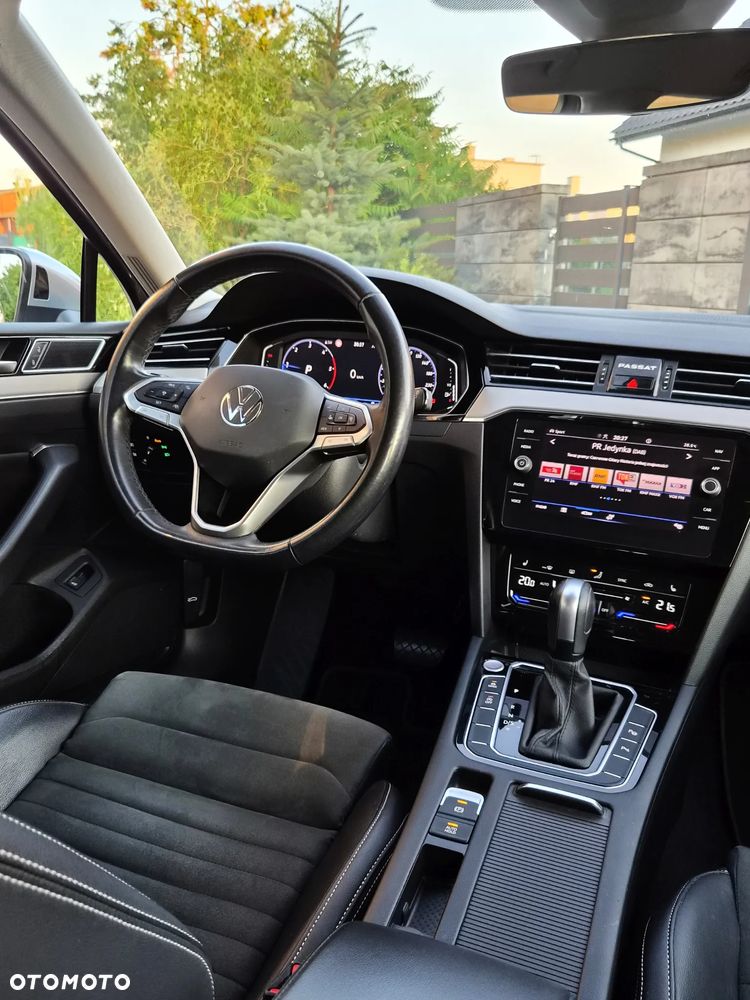 Volkswagen Passat 2.0 TDI EVO Elegance DSG - 9