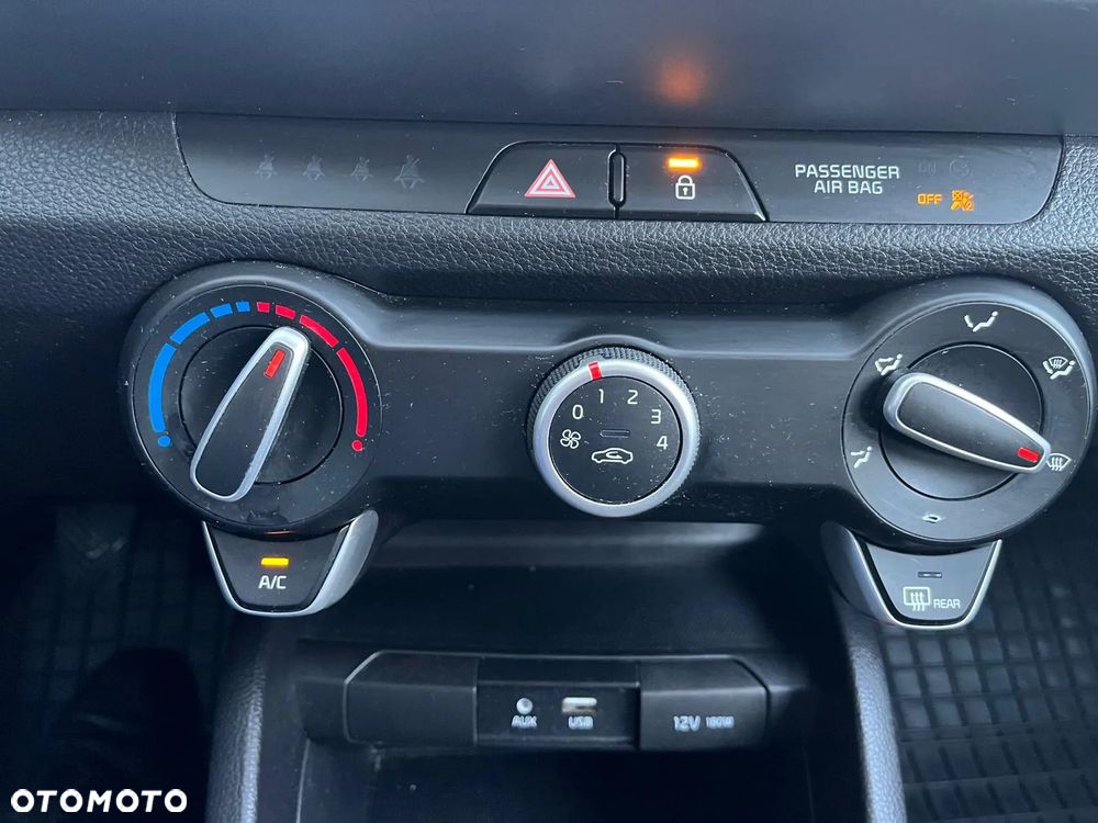 Kia Stonic 1.2 M - 11