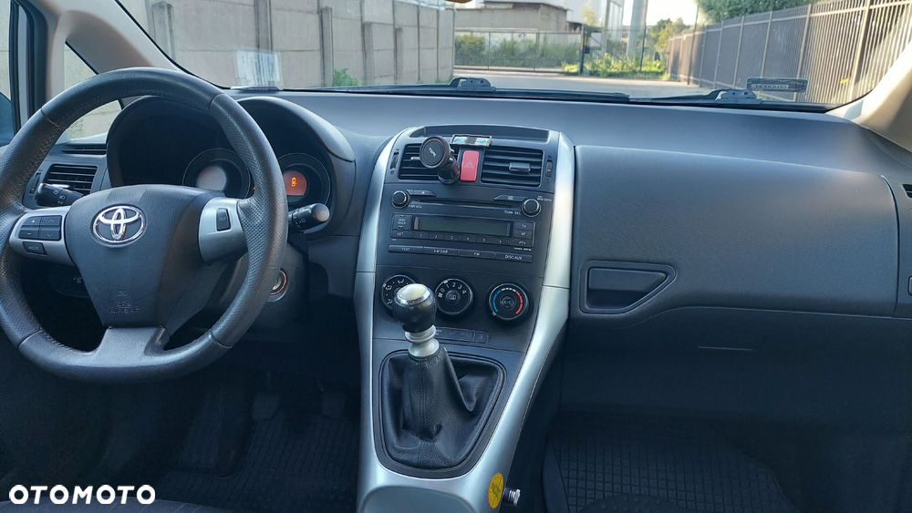 Toyota Auris 1.33 VVT-i Terra - 9