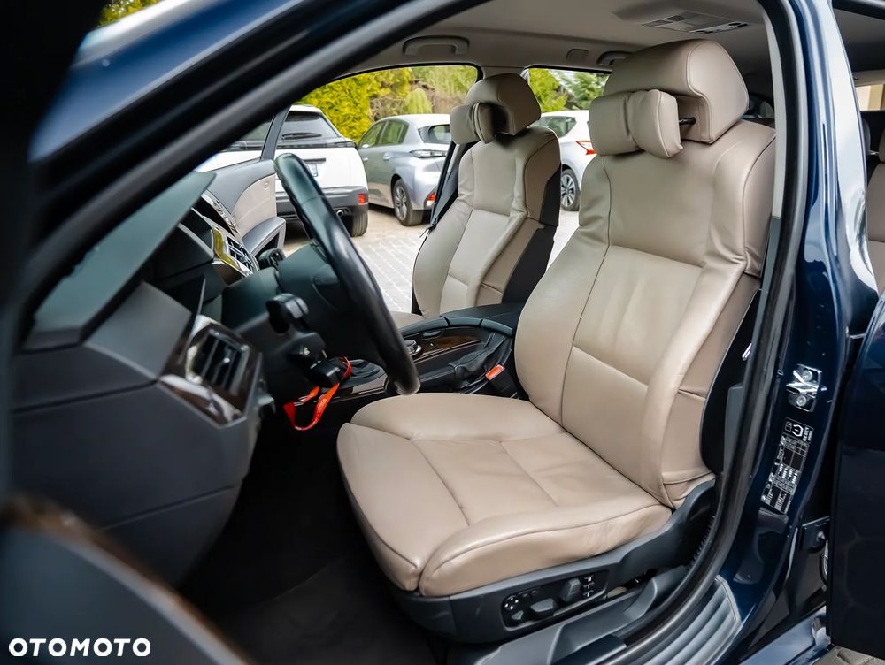 BMW Seria 5 530i - 27