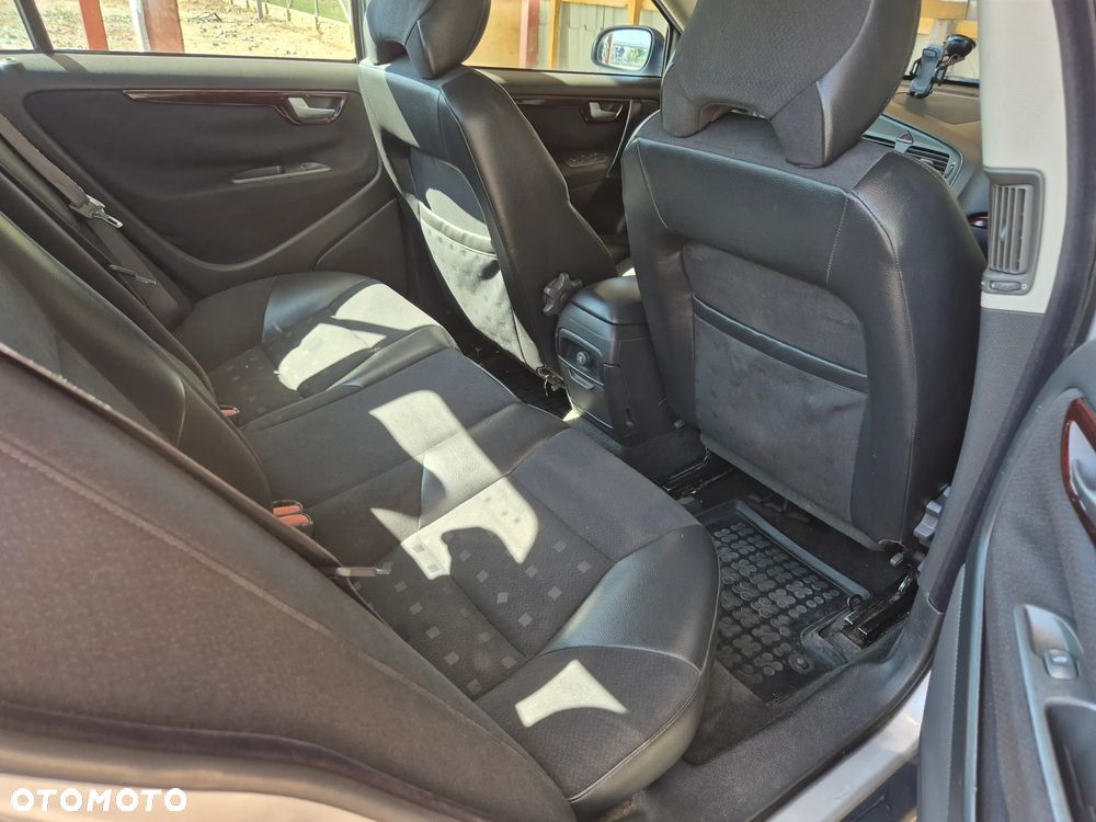 Volvo S60 2.4 - 7