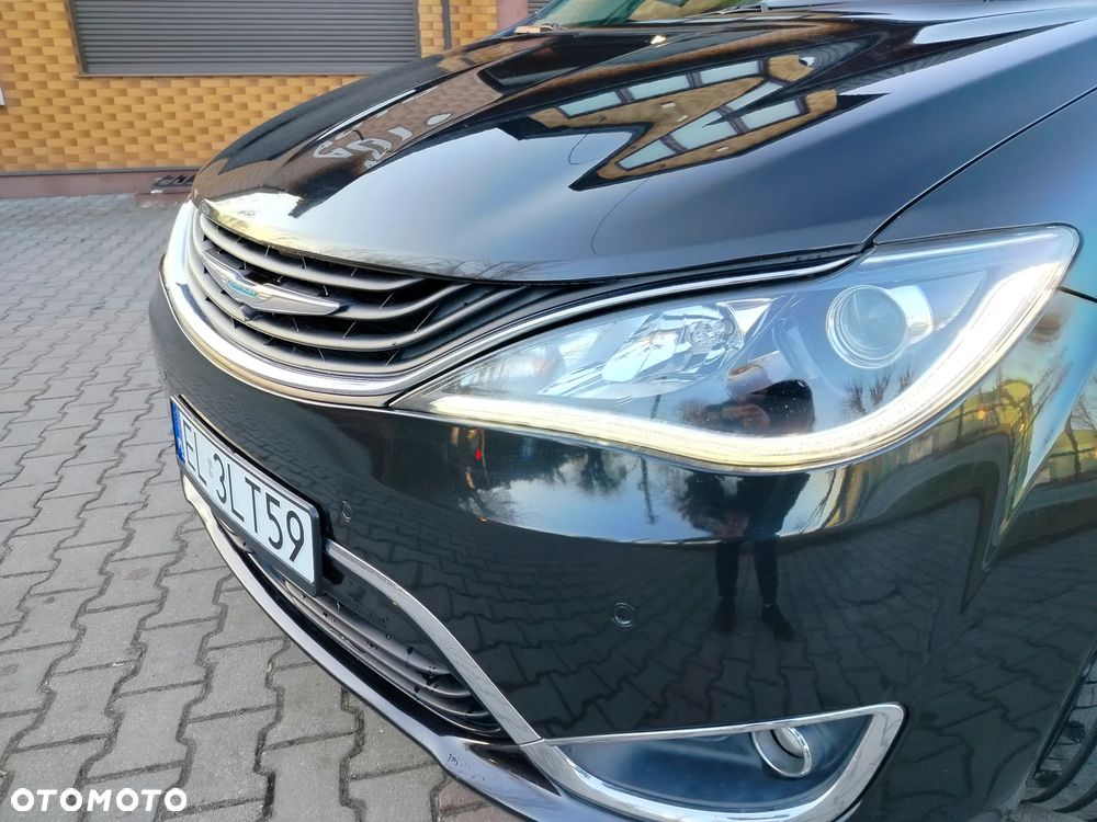 Chrysler Pacifica - 11