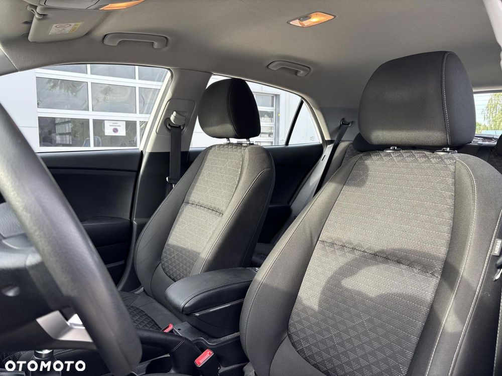 Kia Rio 1.2 M - 12