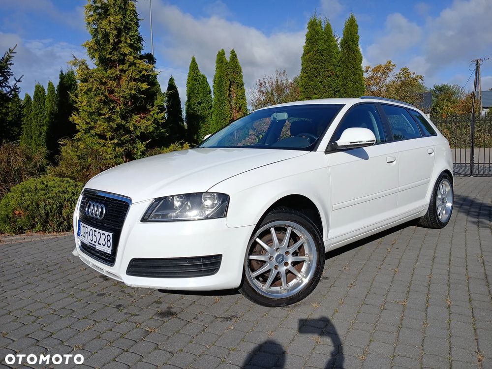 Audi A3 Sportback 2010 photo 2