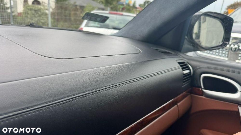 Porsche Cayenne Turbo Tiptronic S - 22