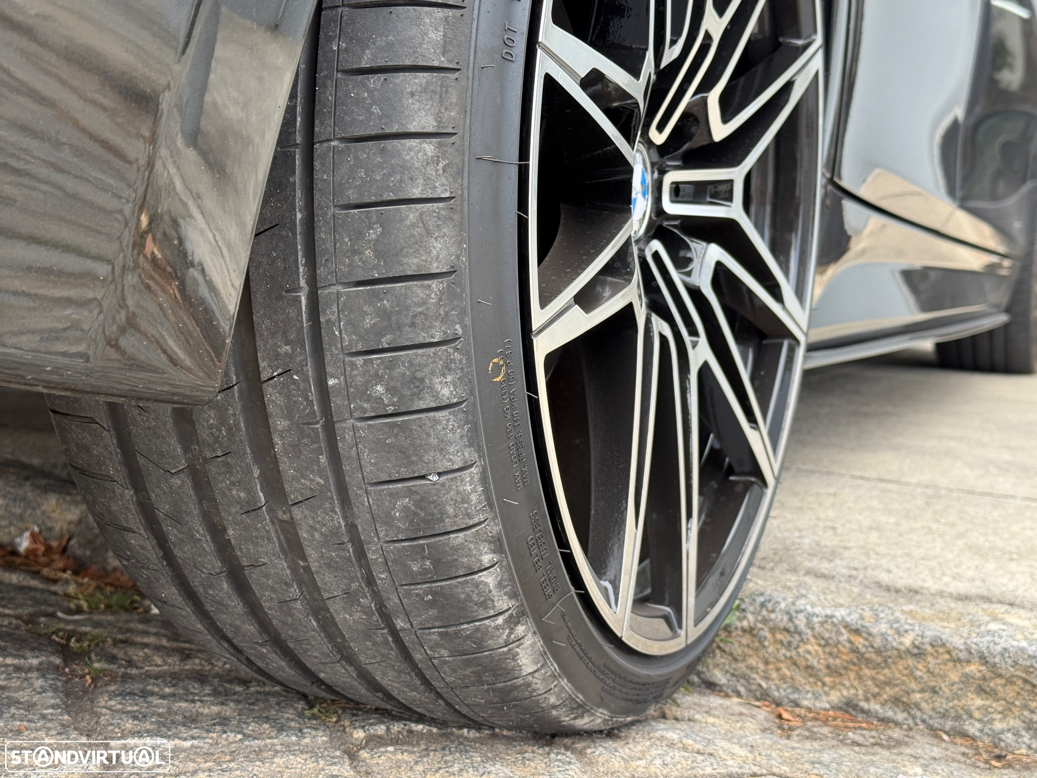 BMW 320 d Pack M - 12