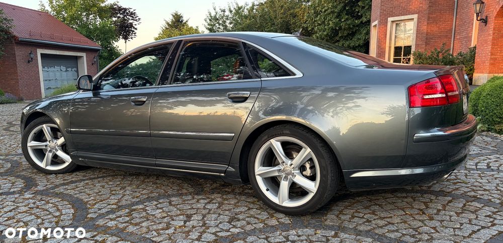 Audi A8 - 6
