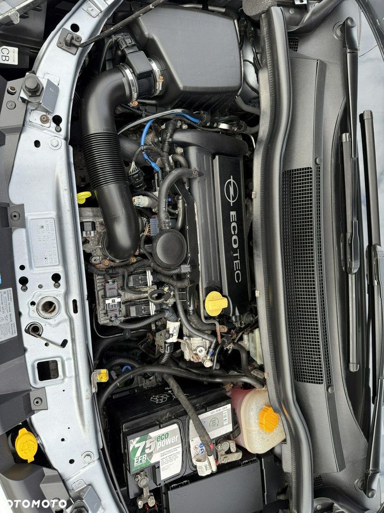 Opel Zafira - 10
