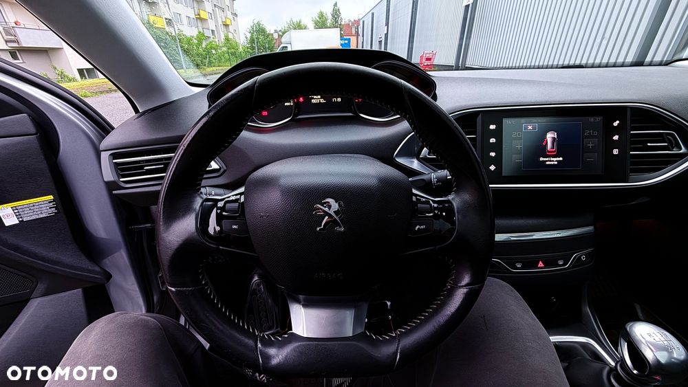 Peugeot 308 130 e-THP Stop & Start Allure - 19