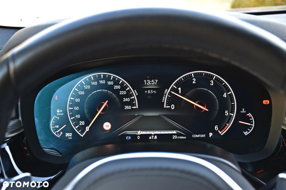 BMW Seria 5 530d xDrive M Sport sport - 36