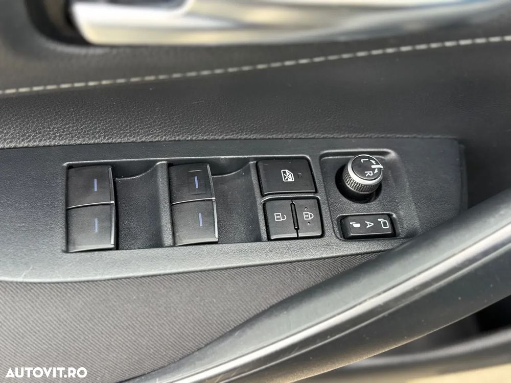 Toyota Corolla 1.8 HSD Dynamic - 15