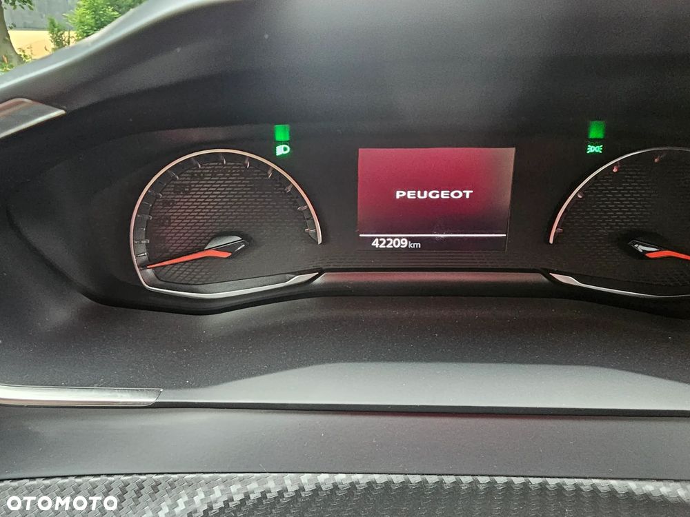 Peugeot 208 - 9