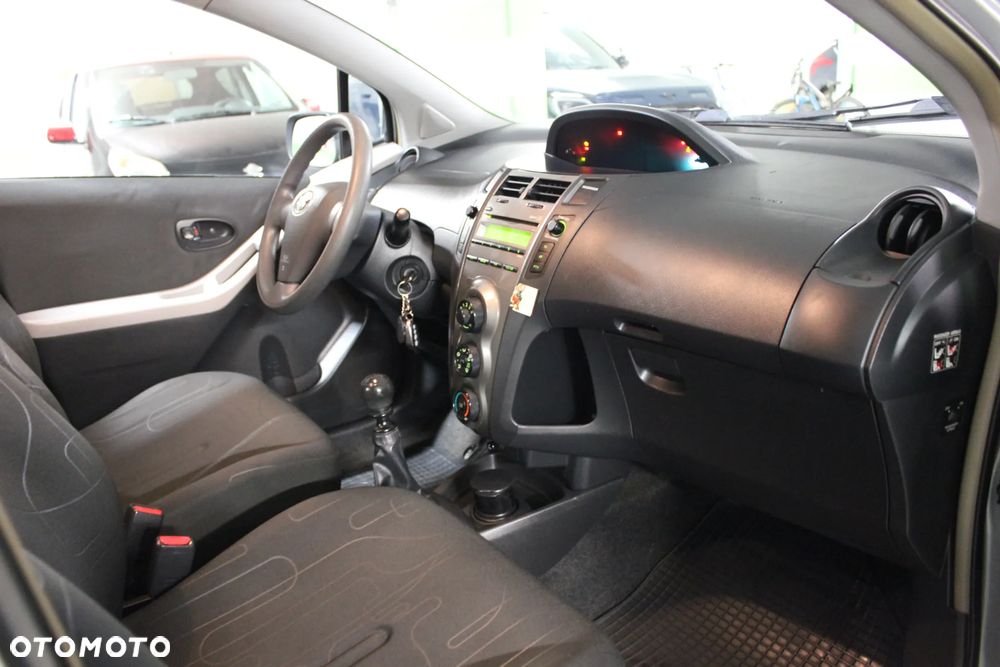Toyota Yaris - 6
