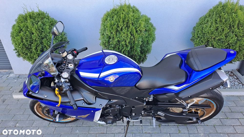 Yamaha R1 - 28