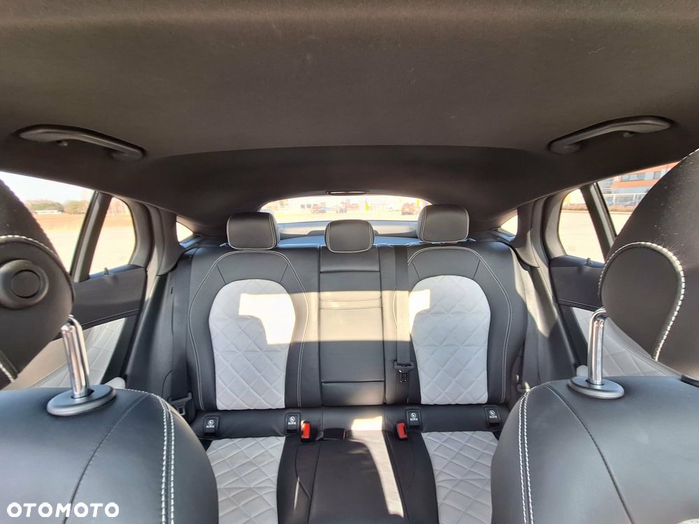 Mercedes-Benz GLC 300 4Matic 9G-TRONIC - 7