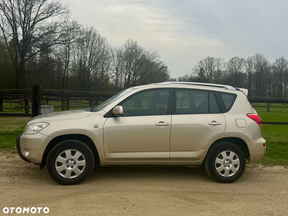 Toyota RAV4 2.2 D-4D Sol - 3