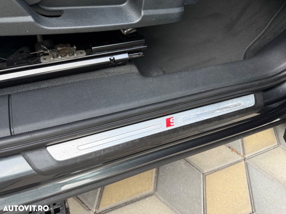 Audi Q3 2.0 40 TDI S tronic quattro S Line - 32