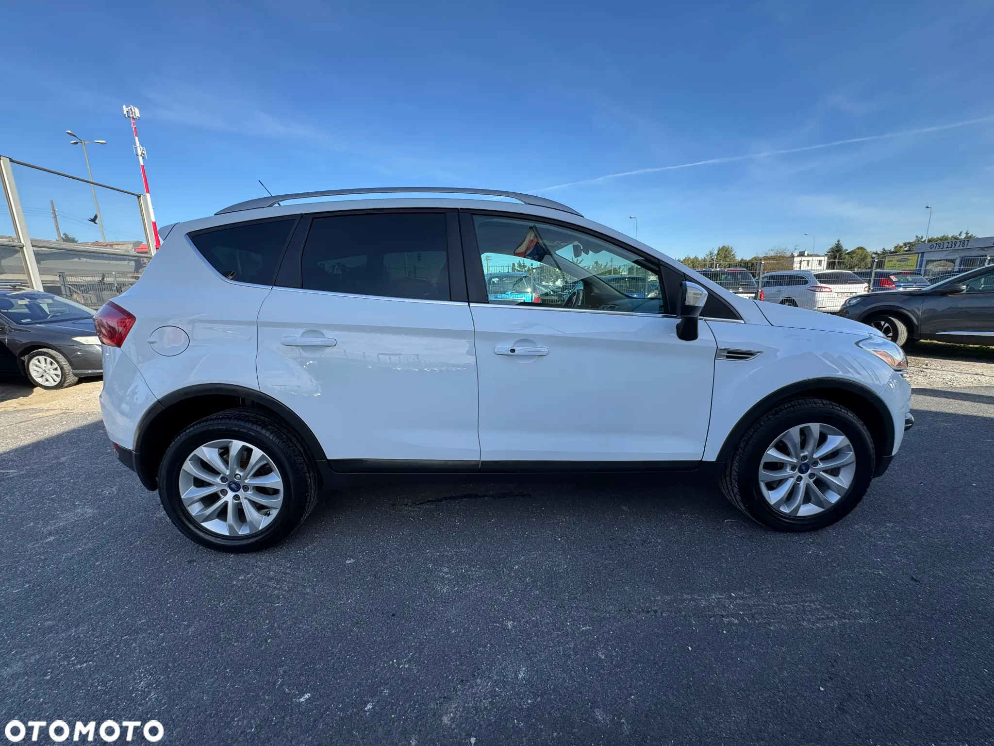Ford Kuga 2.0 TDCi 2x4 Titanium - 6