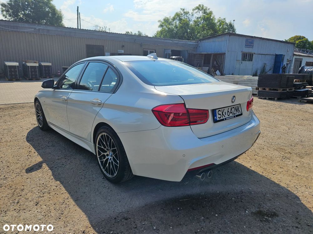 BMW Seria 3 320d M Sport - 5