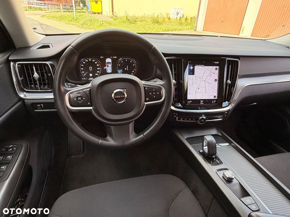 Volvo V60 B3 B DKG Momentum Pro - 9