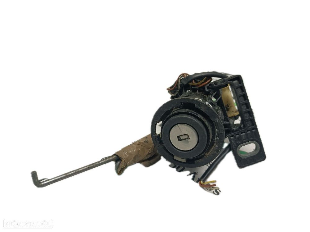 Interruptor / Switch / Botão Da Mala Mitsubishi Carisma (Da_) - 1