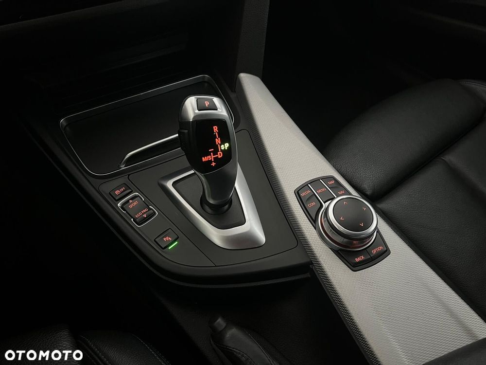 BMW Seria 3 320i GPF M Sport - 35