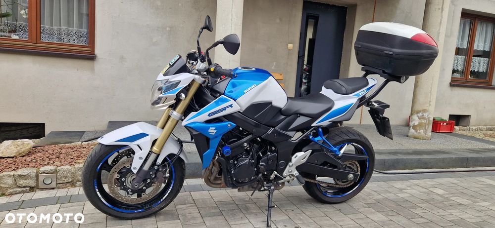 Suzuki GSR - 1