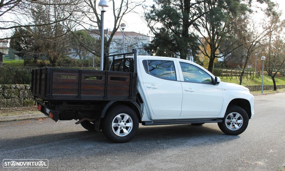 Mitsubishi L200 2.3 DI-D CD Invite 4WD - 11