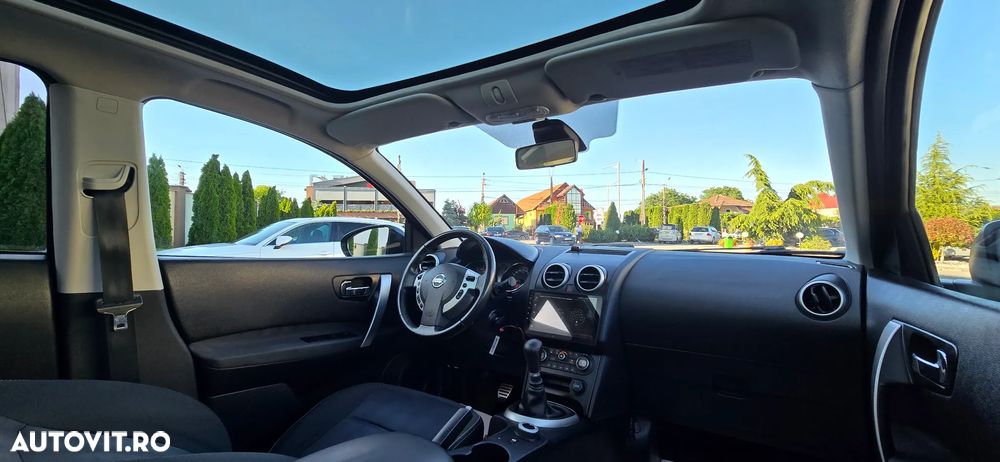 Nissan Qashqai 2.0 DCI 4 x 4 DPF tekna - 9