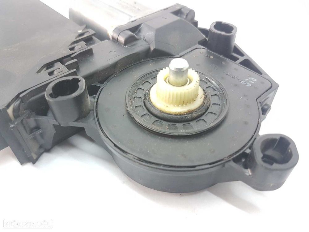 MOTOR ELEVADOR TRASEIRO DIREITO VOLKSWAGEN TOUAREG (7LA) TDI V10 - 3
