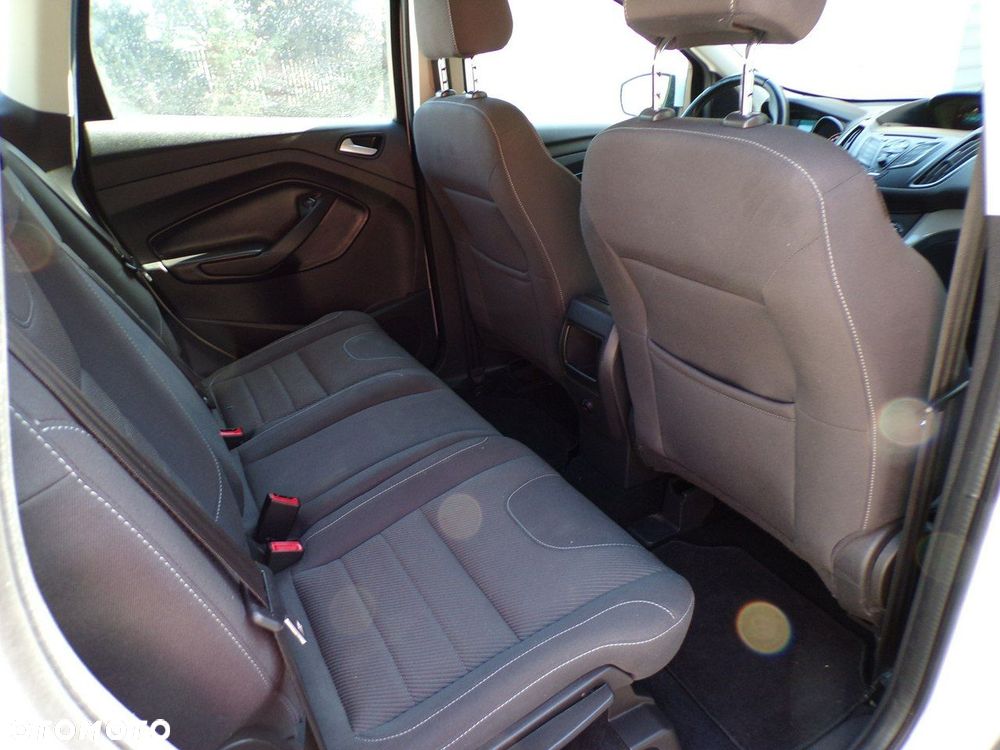Ford Kuga - 33