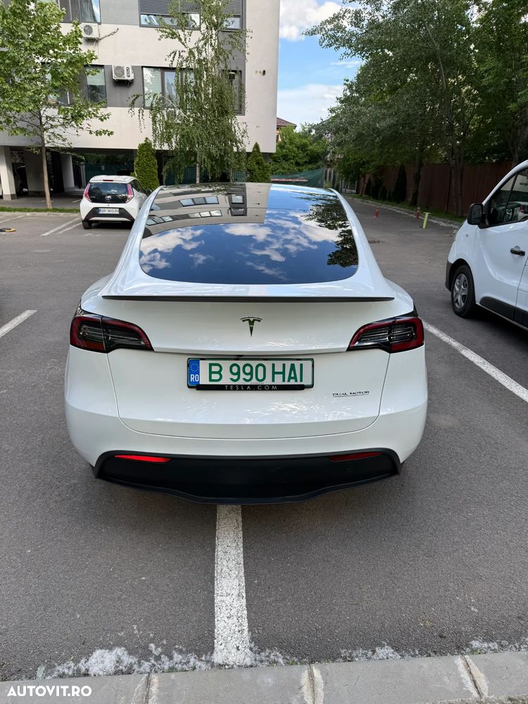 Tesla Model Y - 6