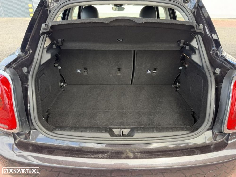 MINI 5 Portas Cooper D 4Business - 23