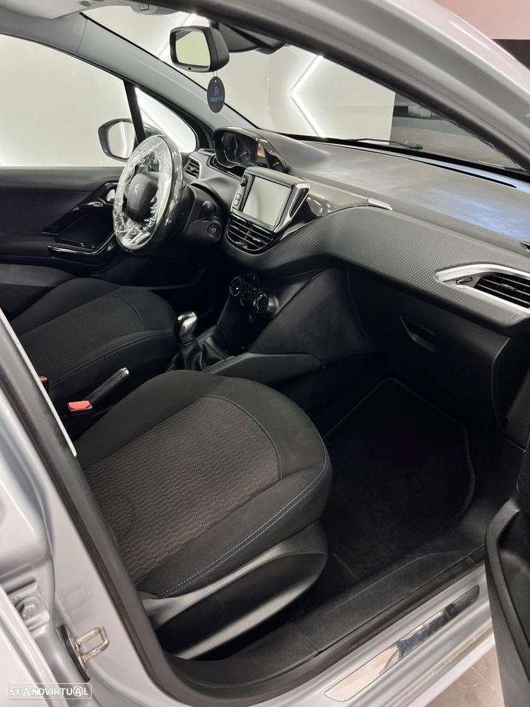 Peugeot 208 1.2 PureTech Style - 16
